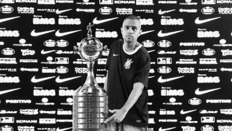 Morre torcedor do Corinthians ferido por rojão antes de partida contra Remo