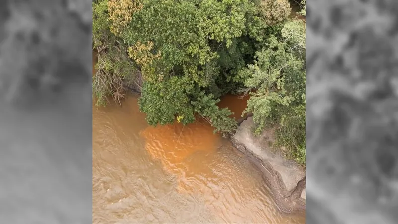 Rio Das Velhas apresenta mudança na coloração da água