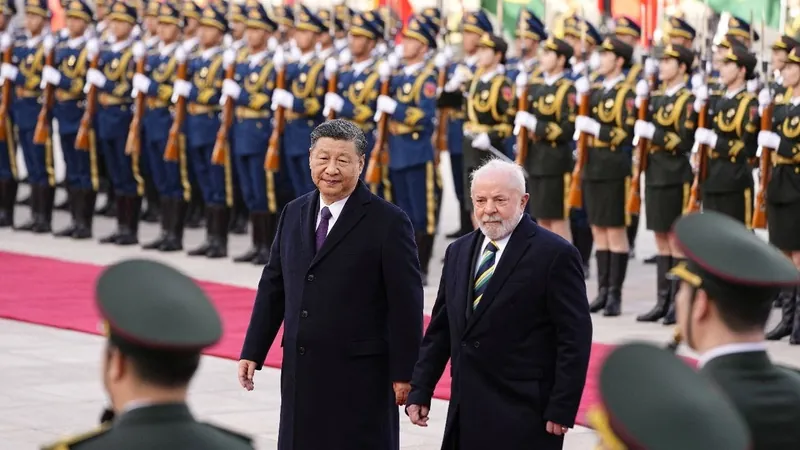 Na China, Lula se encontra com Xi Jinping