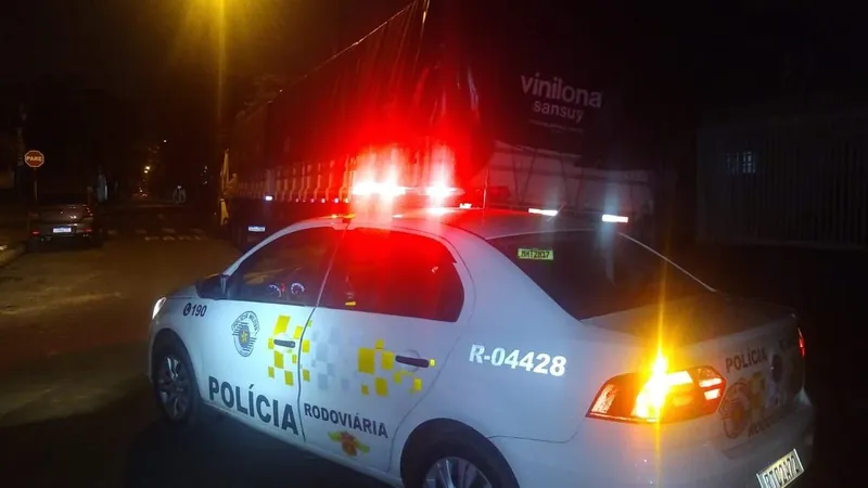 Trio é preso na Anhanguera, em Leme, com 47 toneladas de soja furtada