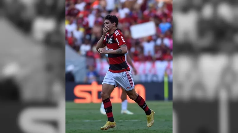 Flamengo espanta a má fase e vence o Coritiba por 3 a 0