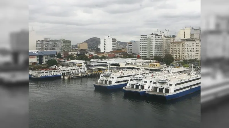 Diante de poucas viagens, usuários das Barcas buscam transportes privados