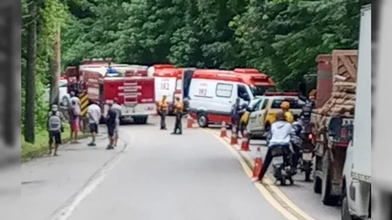 Criança e adultos ficam feridos em acidente na Rio-Santos, em São Sebastião