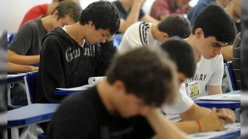 Novo Ensino Médio: MEC vai abrir consulta pública para ouvir alunos