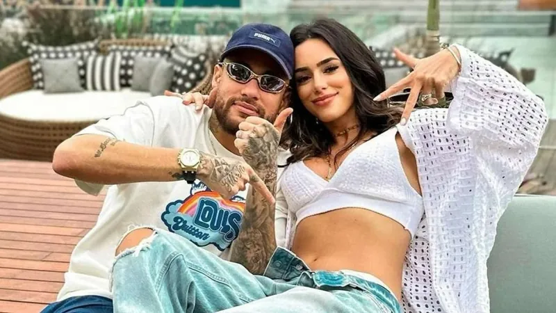 Neymar anuncia que será pai e fãs usam memes para pedir respeito à Marquezine