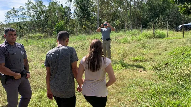 O casal estava escondido em uma chácara