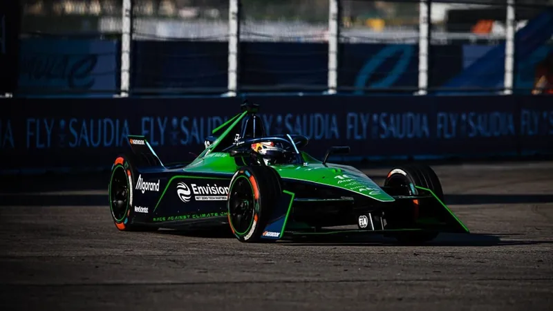 Sébastien Buemi é pole na primeira corrida do E-Prix de Berlim de Fórmula E