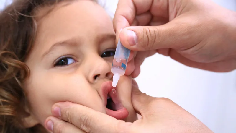 Campinas aplicará vacina contra pólio em CSs, escolas, terminais e shoppings