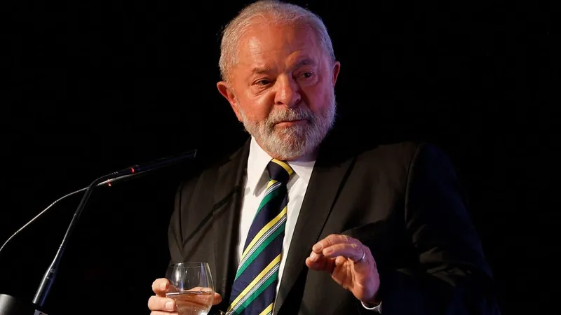 Lula fala do fim da emergência da Covid-19 mas comenta que pandemia não acabou