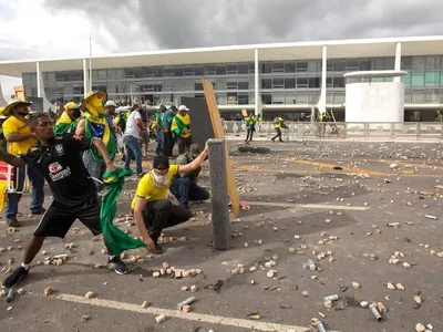 8 de janeiro: STF bloqueia R$ 40 mi na 11ª fase da “Lesa Pátria” em SP, MS e PR