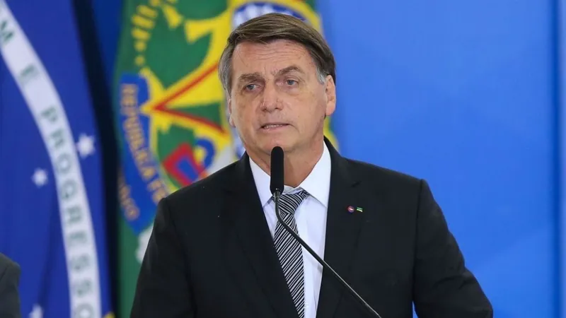 Bolsonaro presta depoimento e alega que publicação golpista foi feita de forma e