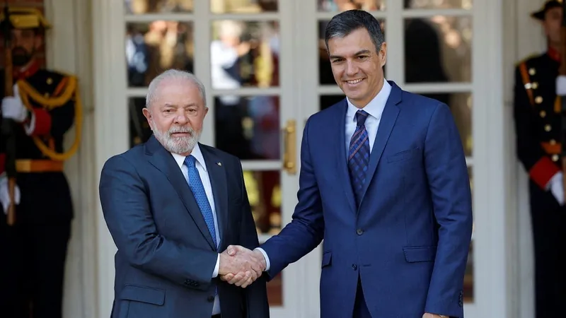 Lula assina atos com primeiro-ministro da Espanha e almoça com rei Felipe VI