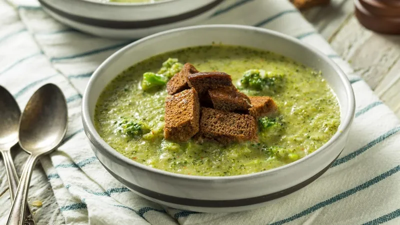 Como fazer sopa cremosa? Aprenda técnica de chef e prepare um prato delicioso