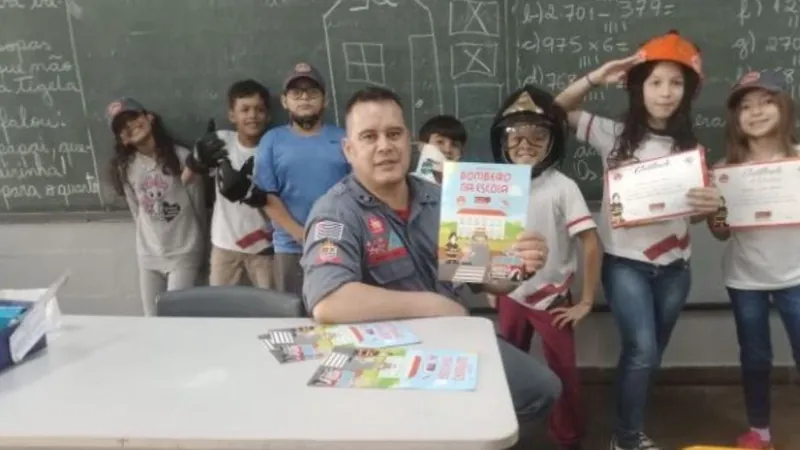 “Bombeiro na Escola” segue no cronograma dos alunos da rede municipal