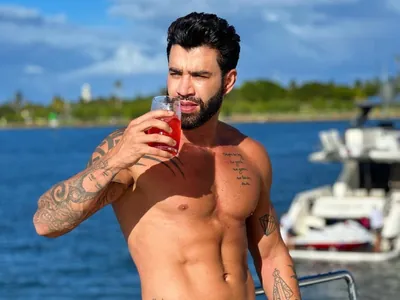 Gusttavo Lima tem fotos usadas em site de garotos de programa francês