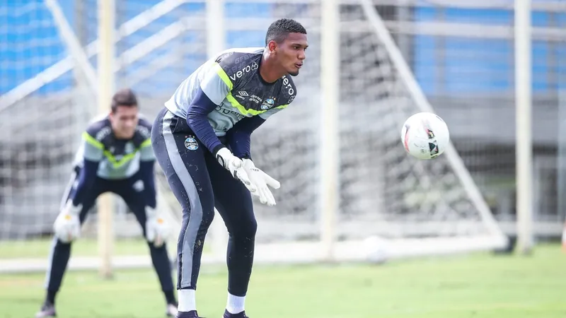 Caso Adriel: entenda conflito entre o goleiro do Grêmio e Renato Gaúcho