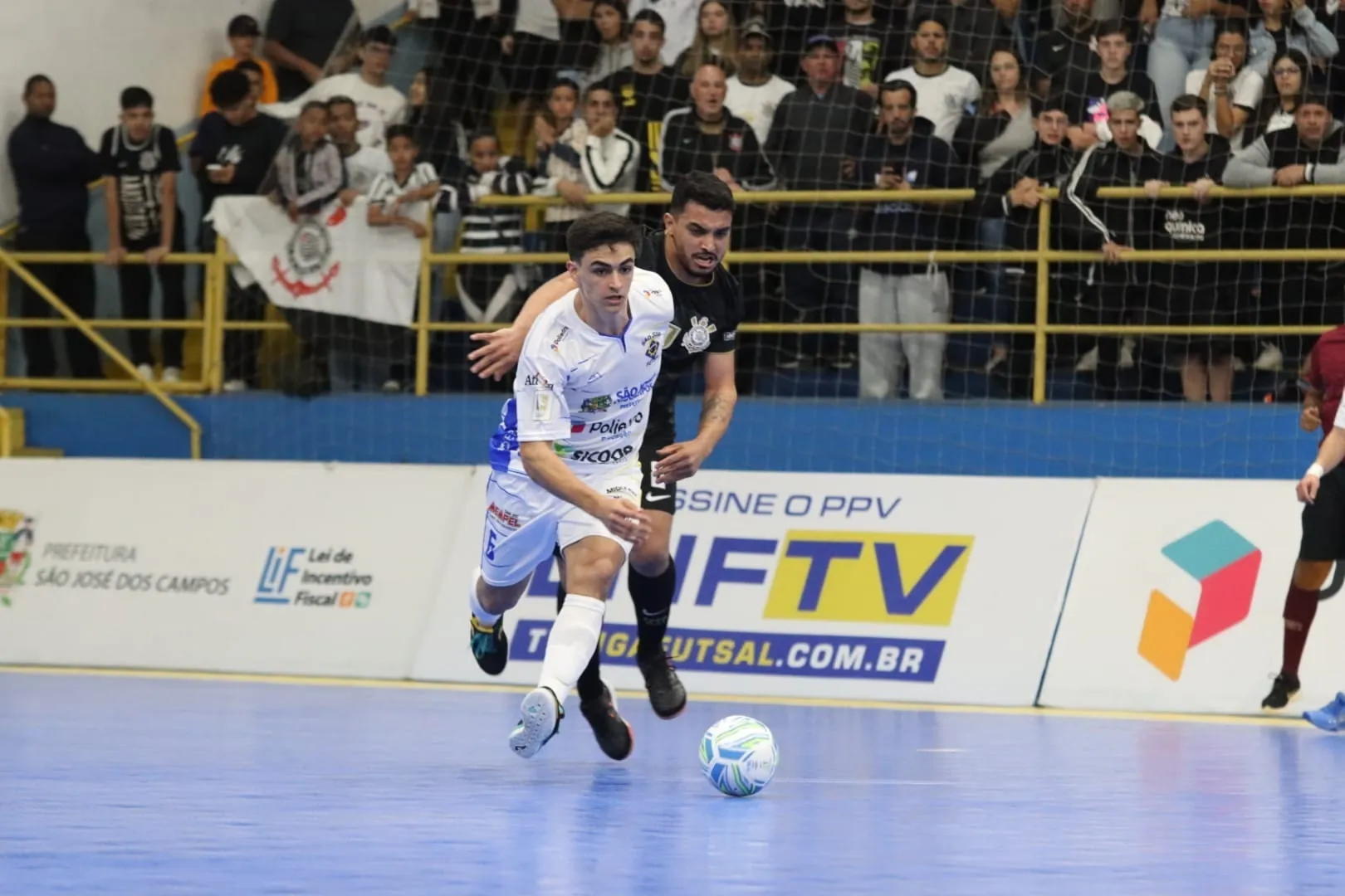 Categorias menores do Corinthians Futsal batem São Paulo pelo