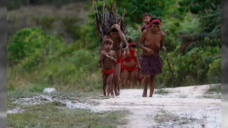 Ministras chegam a Roraima após morte de indígena Yanomâmi por garimpeiros