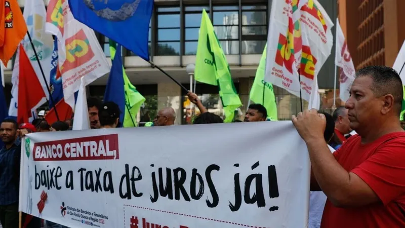 Dia do Trabalho: centrais sindicais fazem atos por direitos trabalhistas