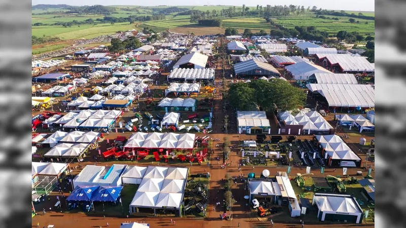 Agrishow anuncia faturamento de R$ 13,29 bi com máquinas agrícolas