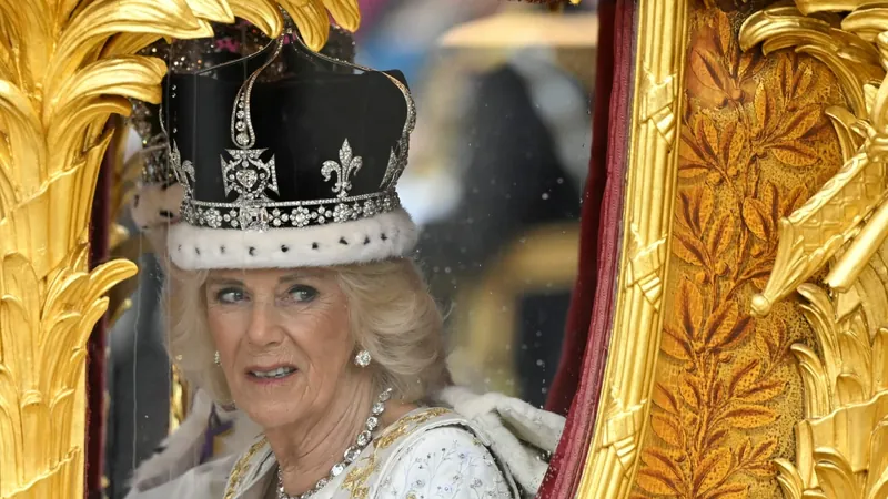 Camilla é coroada rainha da Inglaterra