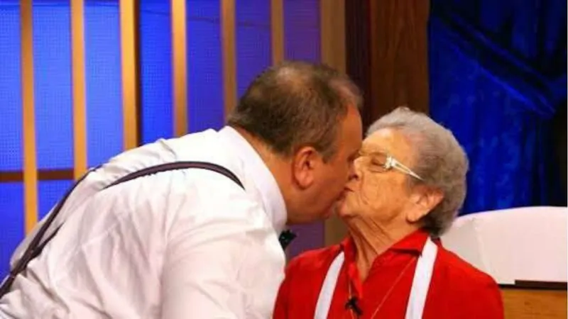 Emoção, revelações e ajuda de Jacquin: Como Palmirinha brilhou no MasterChef