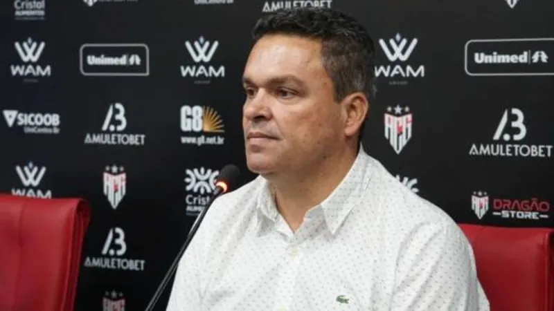 Presidente do Atlético-GO defende Cuca e Pedrinho: "Time está de portas abertas"