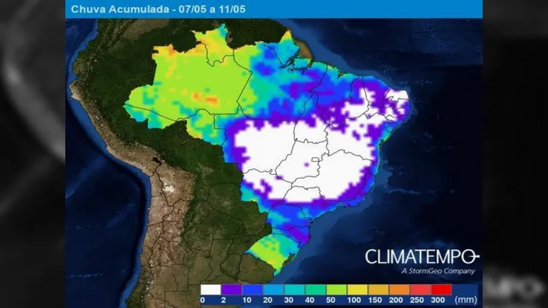 Frente fria provoca chuva e reduz temperaturas no Sul; calor dá trégua em SP