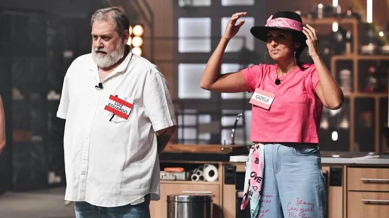 Gizele faz churrasco e leva avental do MasterChef