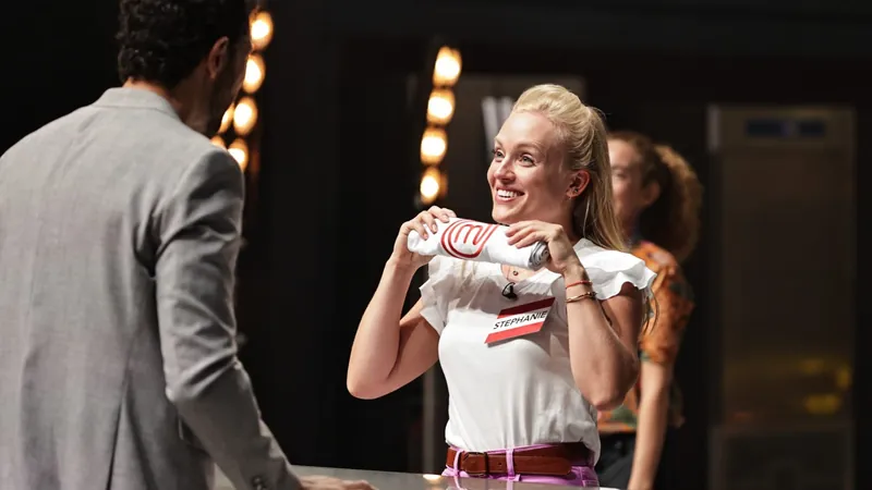 Stephanie participou de embate com petit gateau e conquistou avental do MasterChef