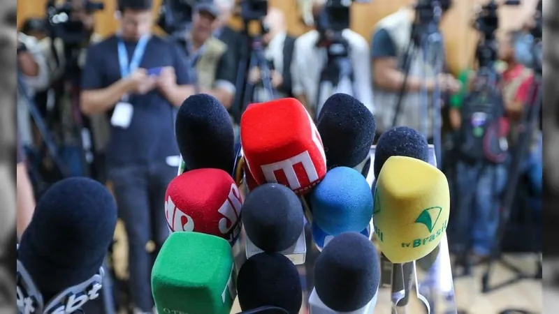 Violência contra jornalistas cresce quase 40% em 2022 no Brasil