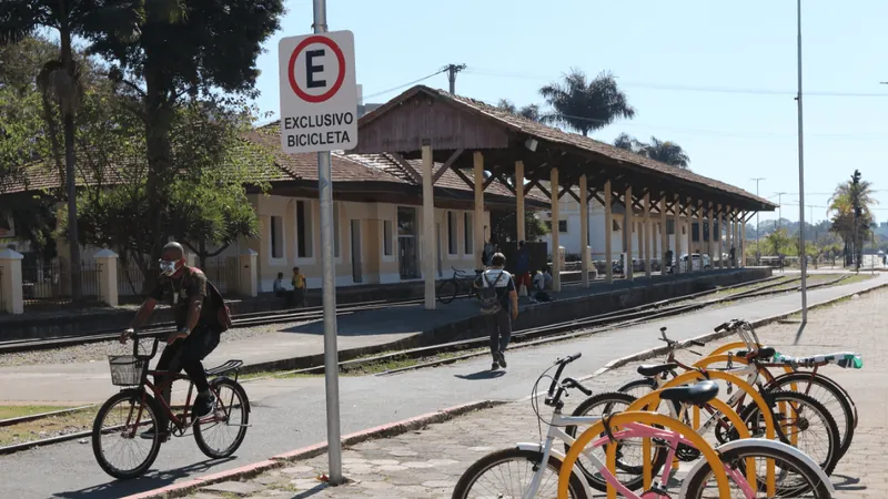 Maio Amarelo: Jacareí realiza ação educativa para ciclistas