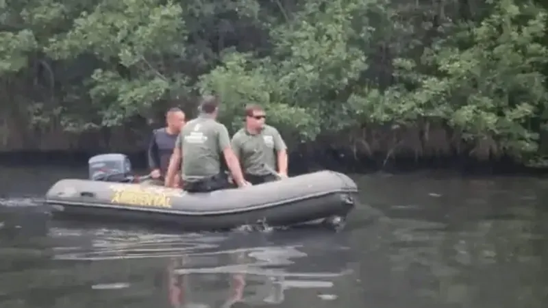 Embarcações abandonadas na Lagoa da Tijuca devem ser retiradas em uma semana