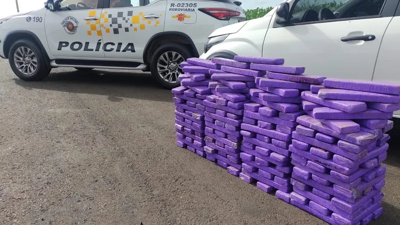 O motorista foi preso pelo crime de tráfico de drogas