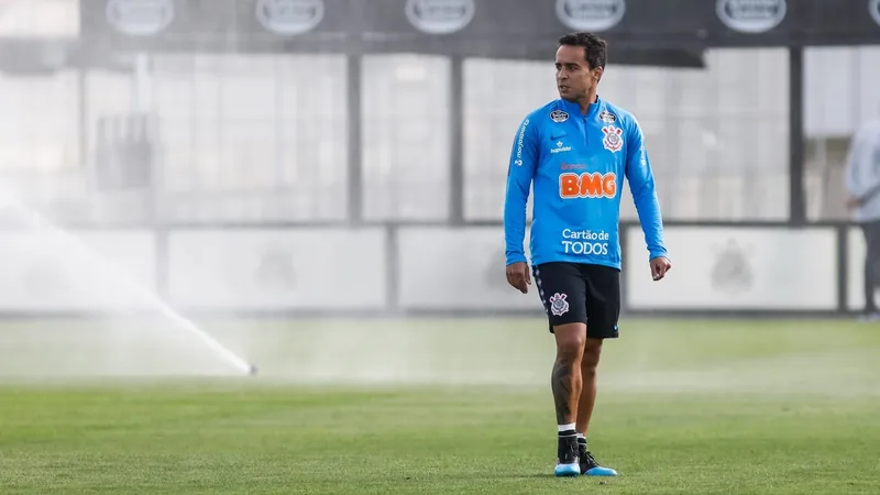 Corinthians é condenado a pagar R$ 11 milhões a Jadson; clube pode recorrer