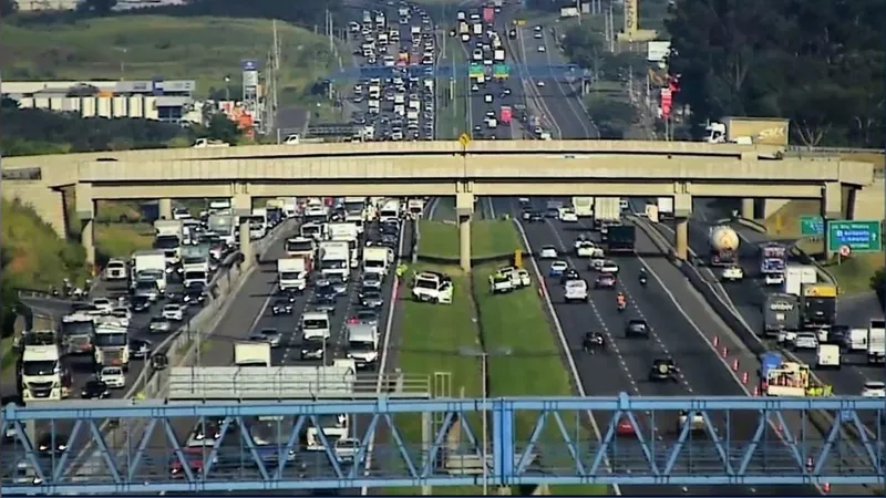 Motociclista morre atropelado na D. Pedro I em Campinas