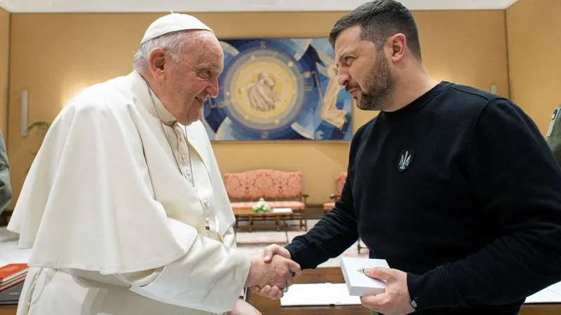 Presidente da Ucrânia visita Papa Francisco no Vaticano