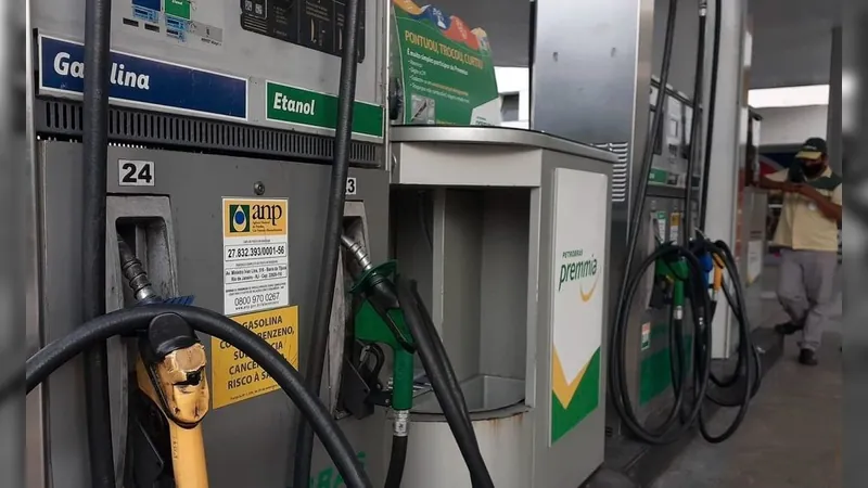 Petrobras anuncia redução no preço do gás, gasolina e diesel