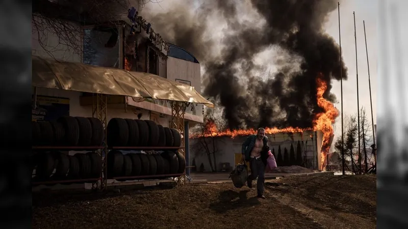 Fotojornalista brasileiro vence Pulitzer por fotos na Ucrânia; ouça entrevista