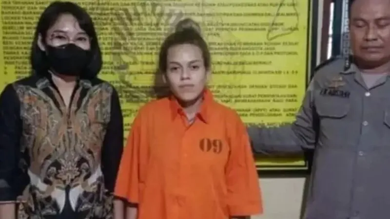 Brasileira presa com drogas na Indonésia tem julgamento adiado, diz parente