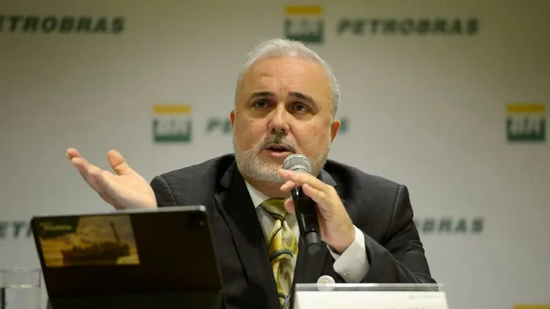 Senadores convidam presidente da Petrobras para explicar nova política de preços