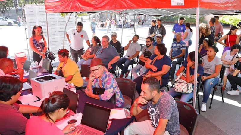 Também foram feitos 12 processos seletivos em abril