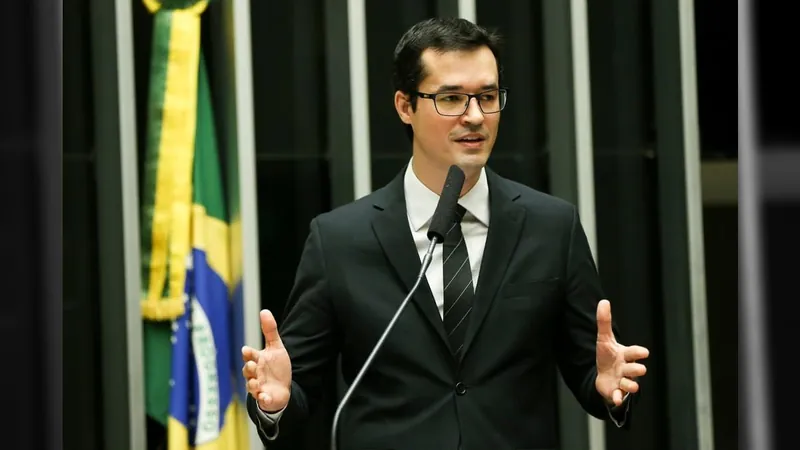 TSE cassa o mandato do deputado federal paranaense Deltan Dallagnol