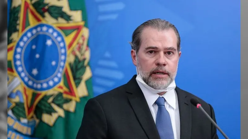 Ministro Dias Toffoli é internado, em Brasília, com Covid-19