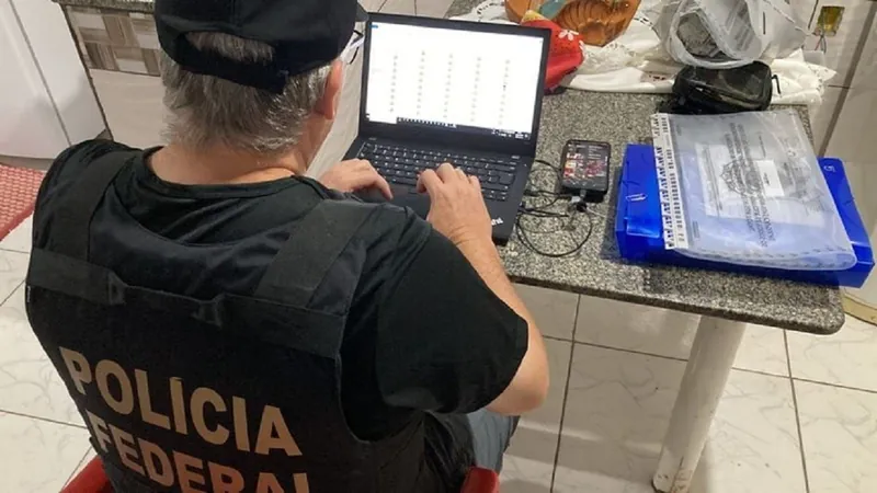 Homem é preso por pornografia infantil em ação da Policia Federal