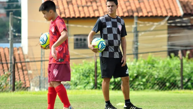 A equipe joga fora de casa contra o Penapolense