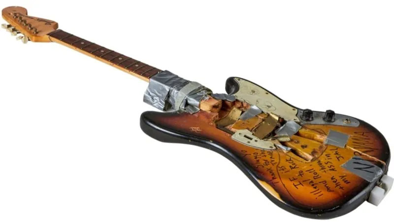 Guitarra quebrada por Kurt Cobain é vendida por quase R$ 3 milhões