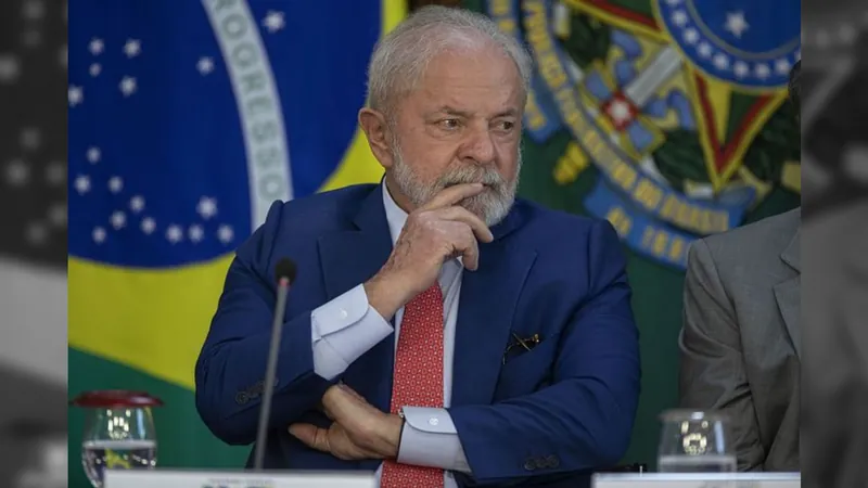 Mônica Bergamo: reorganização da Esplanada revela déficit de poder de Lula