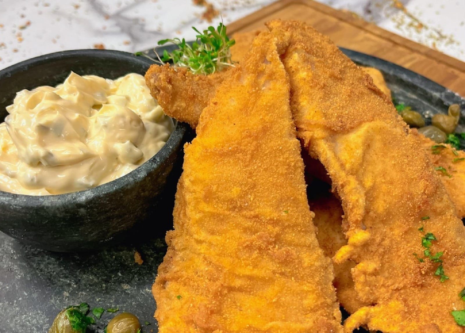 Filé de peixe à milanesa com molho tártaro | Band Receitas