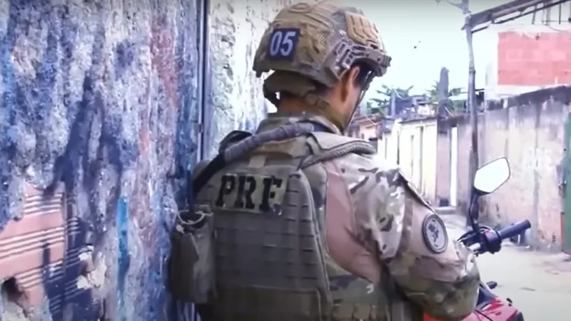 Linha de Combate acompanha diversas operações policiais pelo país